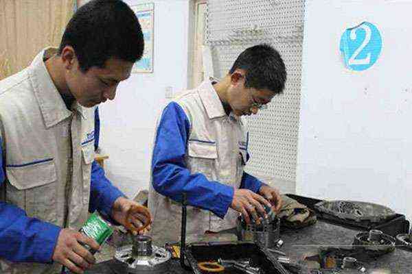 汽車運(yùn)用與維修